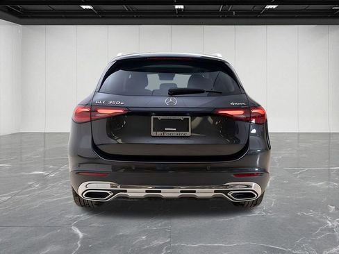 Used 2025 Mercedes-Benz GLC 350e 4MATIC w/ Driver Assistance Package image 9