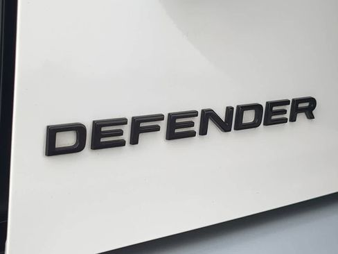 Used 2024 Land Rover Defender 110 S image 13