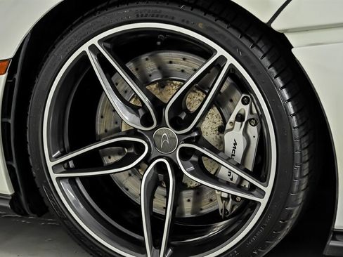 Used 2017 McLaren 570S RWD image 12