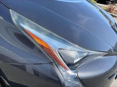 Used 2016 Toyota Prius Four Touring w/ Preferred Accessory Package FWD image 32