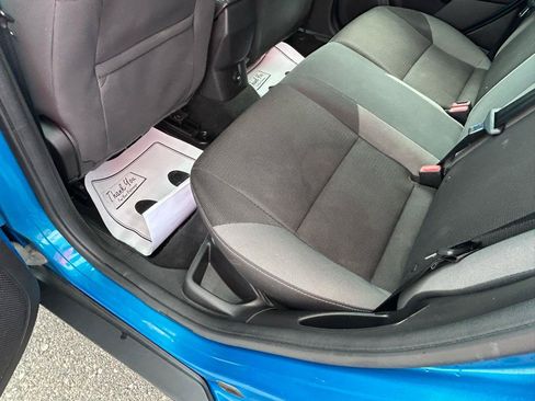 Used 2014 Ford Focus SE w/ SE Winter Package FWD image 9