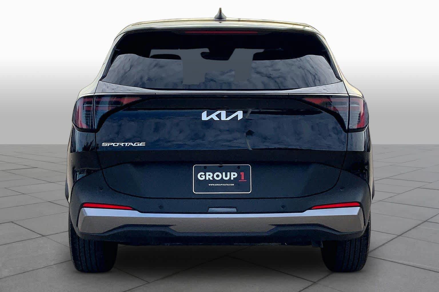 Used 2026 Kia Sportage LX FWD image 4