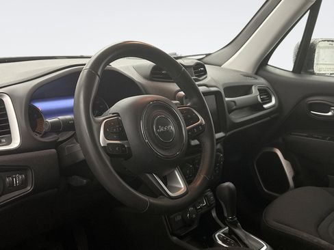 Used 2021 Jeep Renegade Latitude w/ Luxury Group I image 7