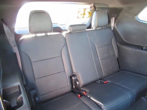 Used 2025 Buick Enclave Sport Touring AWD/4WD image 15