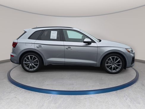 Used 2023 Audi Q5 e Premium Plus w/ Premium Plus Package AWD/4WD image 4