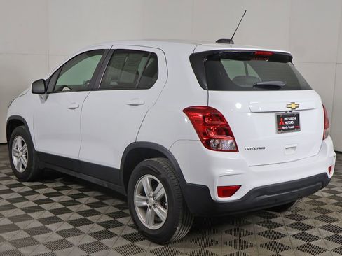 Used 2022 Chevrolet Trax LS image 6