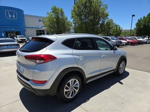 Used 2017 Hyundai Tucson SE w/ SE Popular Package 02 FWD image 5