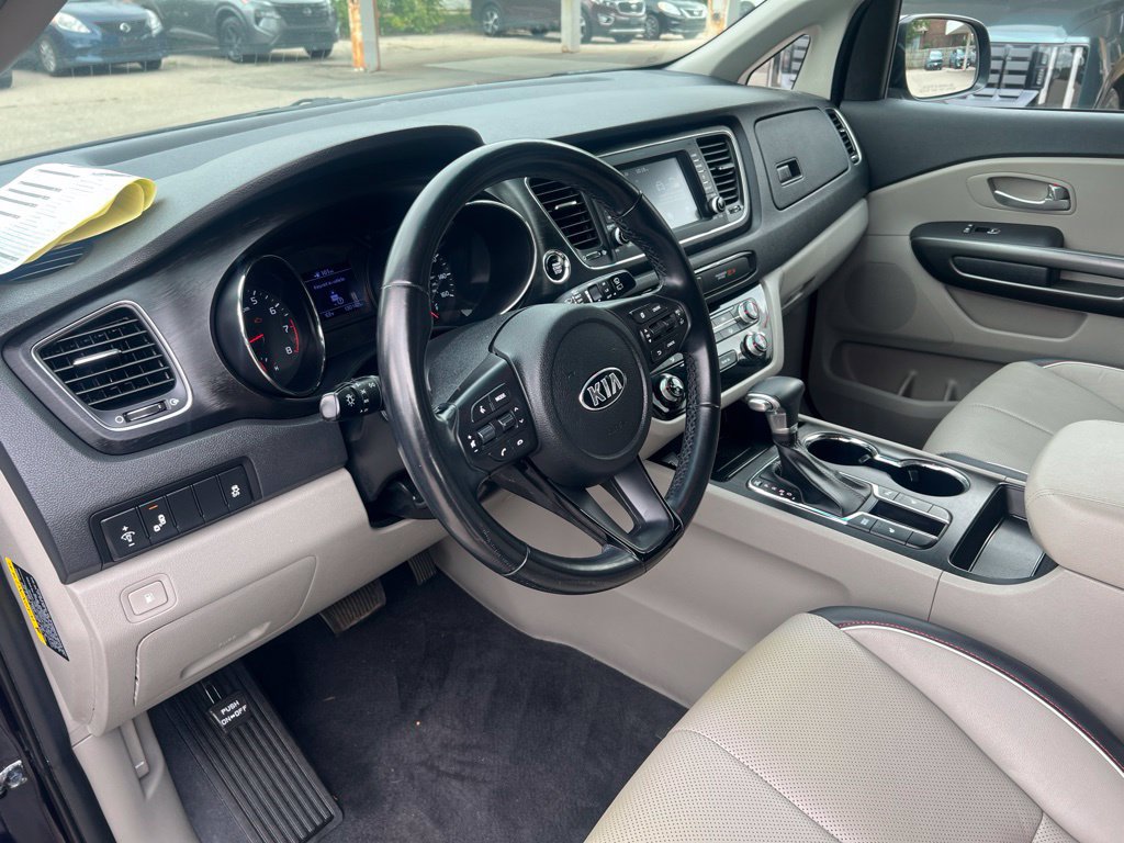 Used 2019 Kia Sedona EX FWD image 6