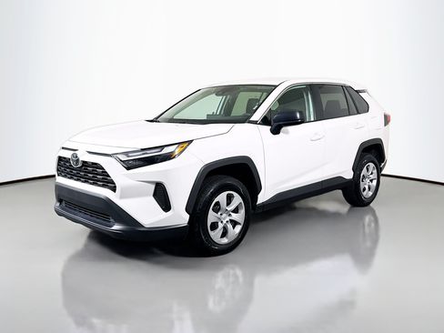Used 2024 Toyota RAV4 LE FWD image 4