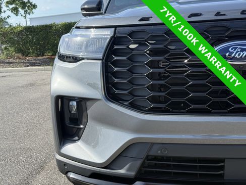 Used 2025 Ford Explorer ST w/ Sun And Sound Package AWD/4WD image 9