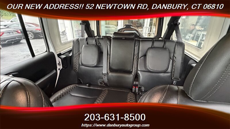 Used 2023 Jeep Wrangler Unlimited Sahara AWD/4WD image 13