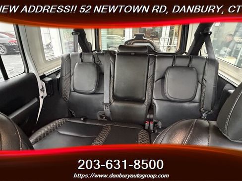 Used 2023 Jeep Wrangler Unlimited Sahara AWD/4WD image 13