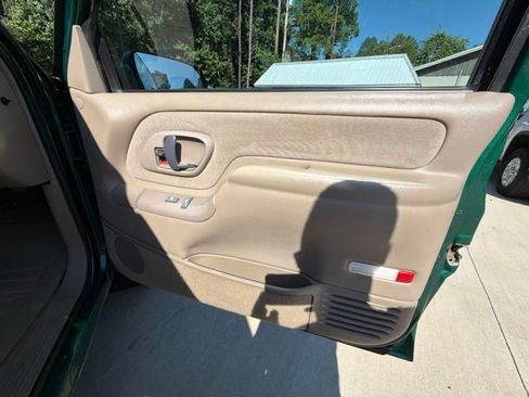 Used 1999 Chevrolet Silverado 2500 4x4 Crew Cab w/ Preferred Equipment Group 2 image 84