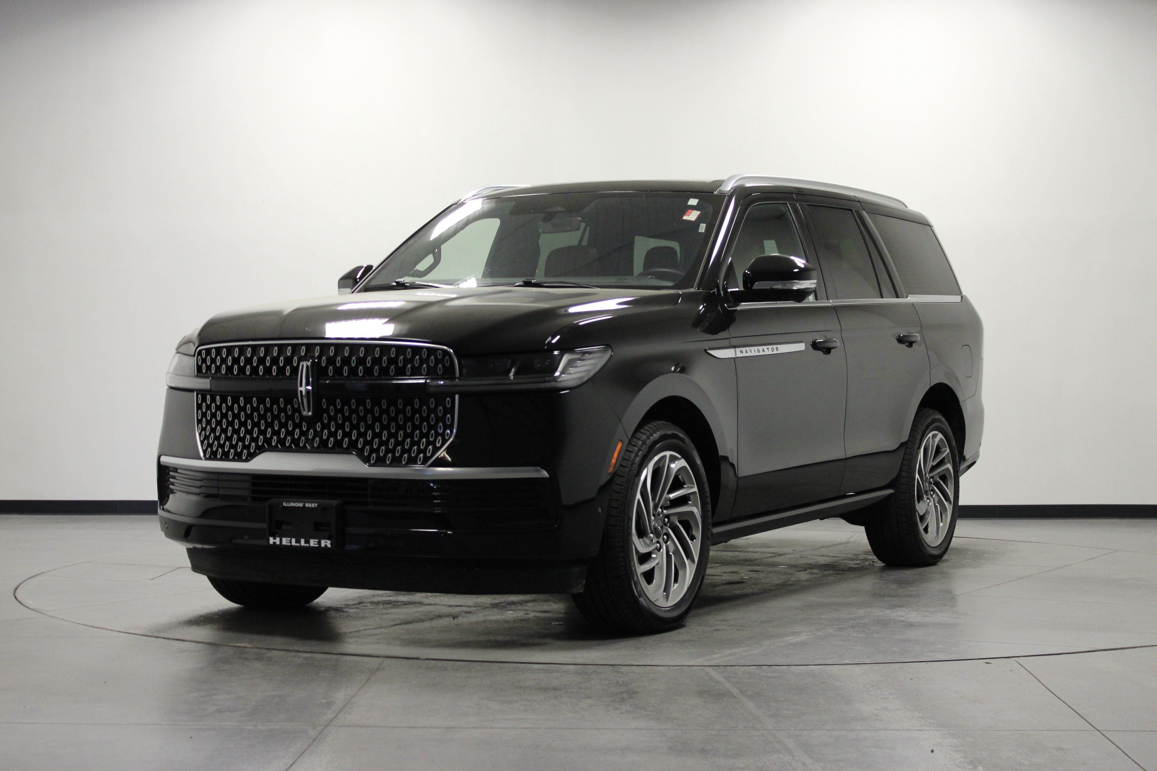 Used 2025 Lincoln Navigator Reserve AWD/4WD image 8