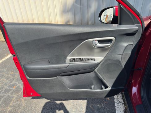Used 2019 Kia Niro LX FWD image 34