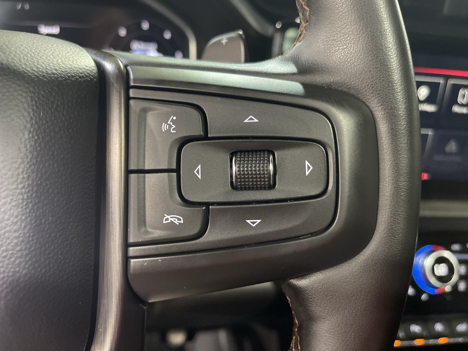 Used 2024 GMC Sierra 1500 AT4 w/ Technology Package AWD/4WD image 31