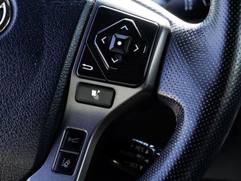 Used 2020 Toyota Tacoma TRD Sport w/ Technology Package AWD/4WD image 33