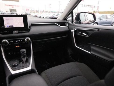 Certified 2025 Toyota RAV4 XLE image 25