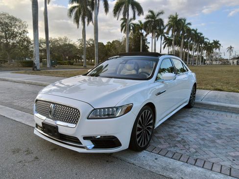 Used 2020 Lincoln Continental Black Label image 2