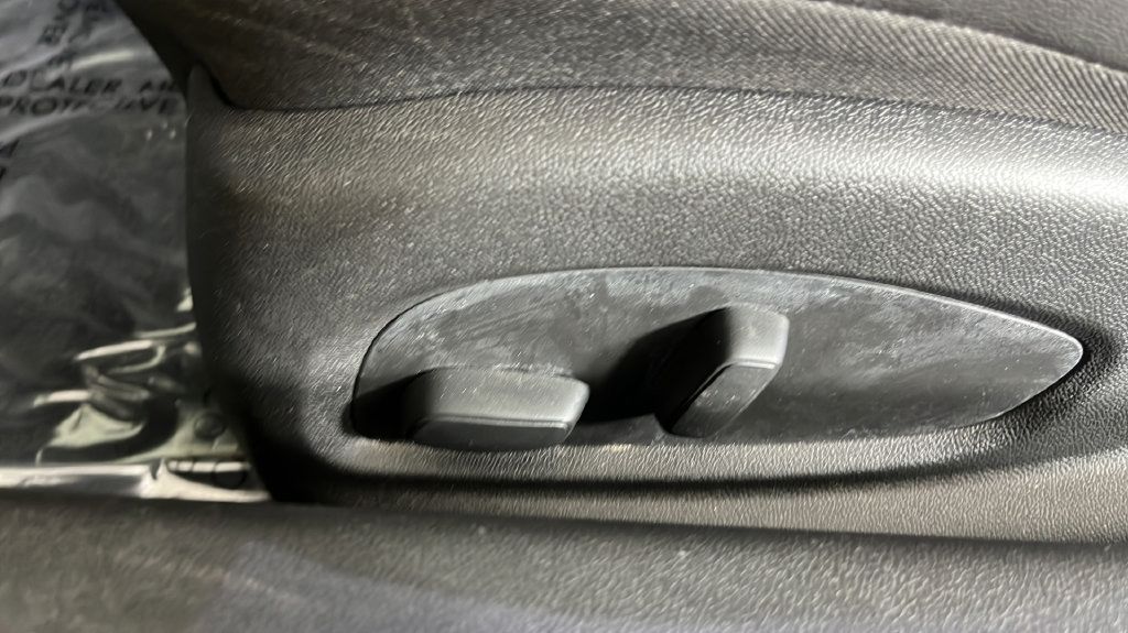 Used 2017 Chevrolet Camaro SS RWD image 35