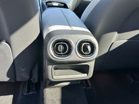 Used 2023 Mercedes-Benz GLC 300 image 26