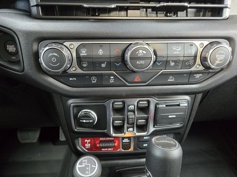 New 2026 Jeep Gladiator Sport AWD/4WD image 10
