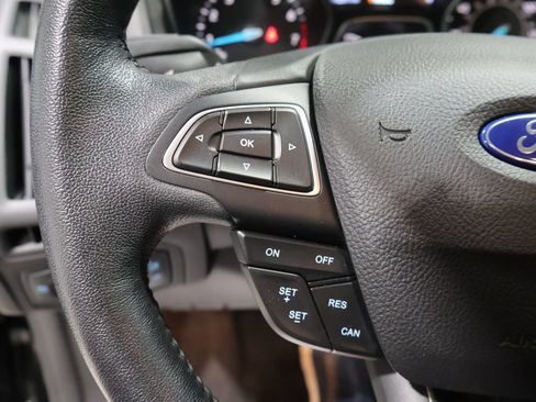 Used 2017 Ford Focus SE w/ Cold Weather Package FWD image 30