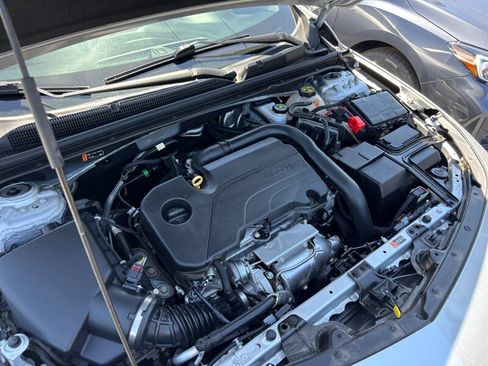 Used 2021 Chevrolet Malibu LS FWD image 23