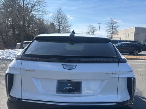 Used 2024 Cadillac Lyriq Luxury w/ LPO, Floor Liner Package image 5