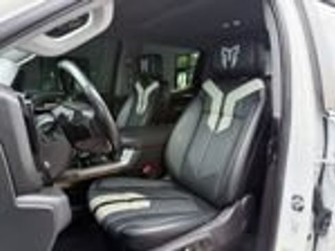 Used 2023 Chevrolet Silverado 1500 RST AWD/4WD image 32