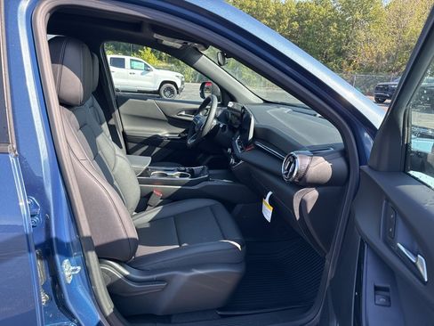 New 2026 Chevrolet Equinox LT w/ Convenience Package II image 8