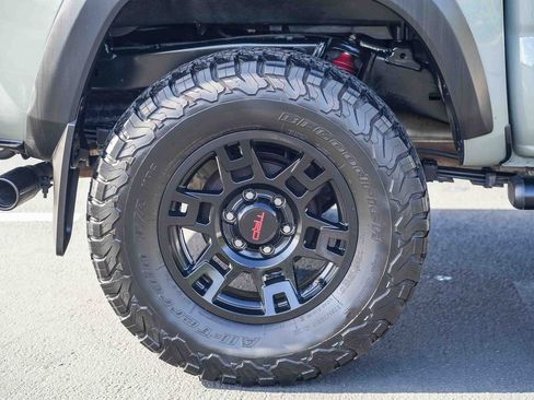 Used 2023 Toyota Tacoma TRD Off-Road w/ Black Out Package (TMS) image 13