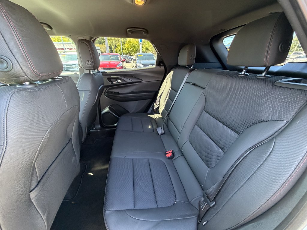 Used 2023 Chevrolet TrailBlazer RS w/ Convenience Package FWD image 34