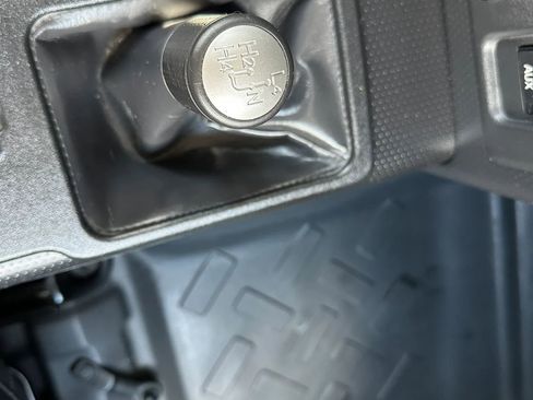 Used 2012 Toyota FJ Cruiser 4WD w/ Upgrade Pkg image 22