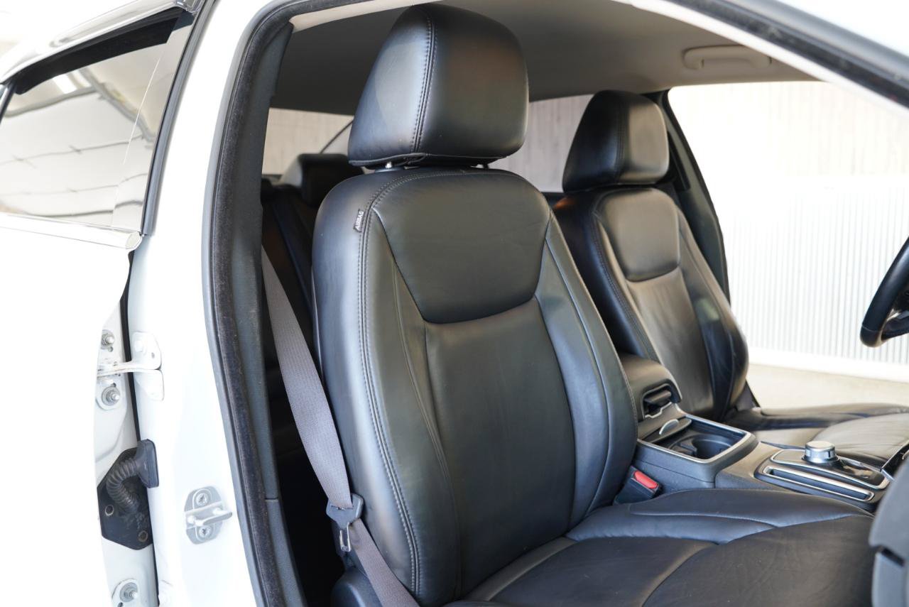 Used 2018 Chrysler 300 Touring L RWD image 29
