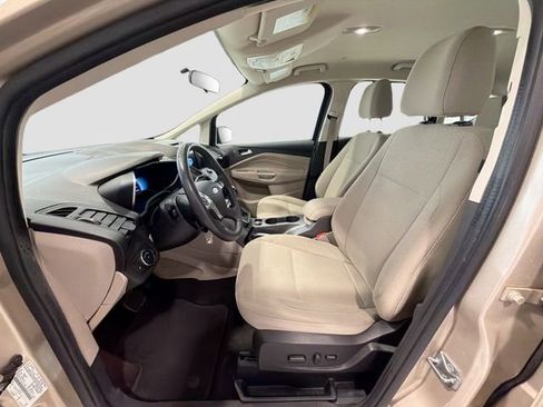 Used 2017 Ford C-MAX Energi SE w/ Equipment Group 401A FWD image 16