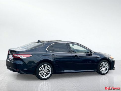 Certified 2020 Toyota Camry XLE w/ Sunroof Package FWD image 7