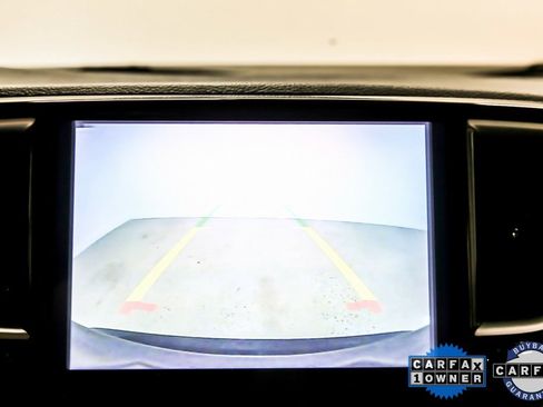 Used 2022 Chrysler Pacifica Touring image 13