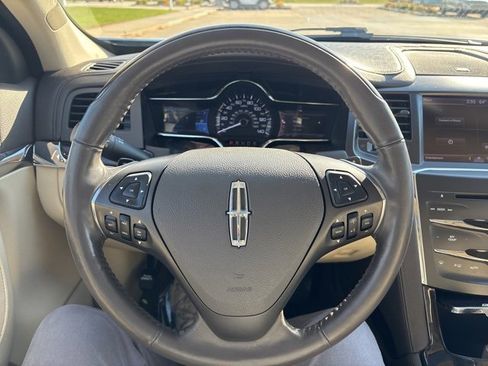 Used 2013 Lincoln MKS AWD image 27