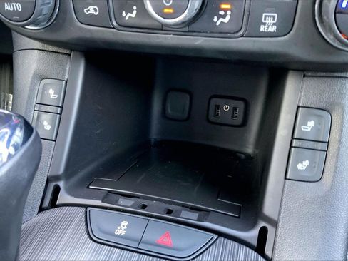 Used 2017 GMC Acadia SLE w/ Driver Alert Package I image 17