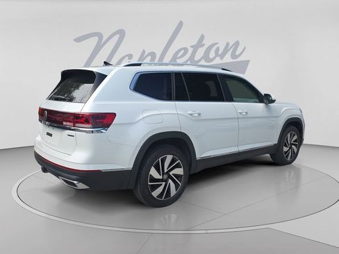 Used 2025 Volkswagen Atlas SEL AWD/4WD image 8