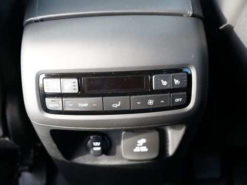 Used 2023 Hyundai Palisade SEL w/ Premium Package image 18