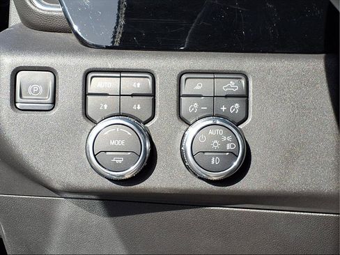 Used 2024 GMC Sierra 1500 SLT w/ SLT Premium Package image 17