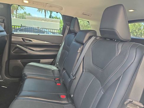 Used 2023 INFINITI QX60 Luxe w/ Cargo Package FWD image 14
