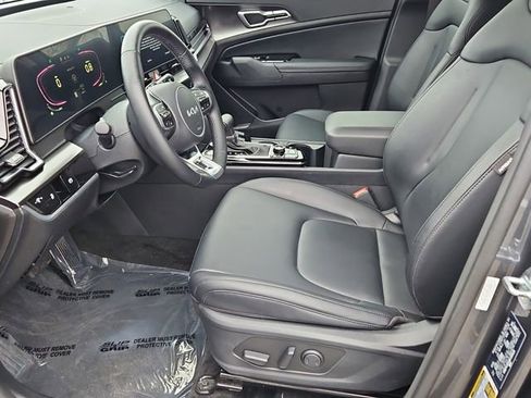 Used 2024 Kia Sportage EX image 11