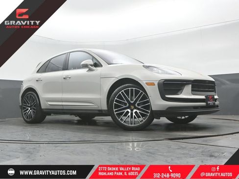Used 2022 Porsche Macan AWD/4WD image 1