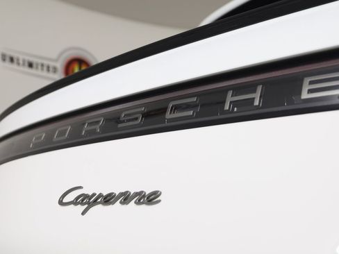 Used 2023 Porsche Cayenne Coupe image 94