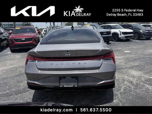 Used 2023 Hyundai Elantra Limited w/ Cargo Package FWD image 4