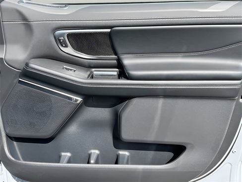 New 2025 Ford Expedition Platinum w/ Stealth Performance Package image 31