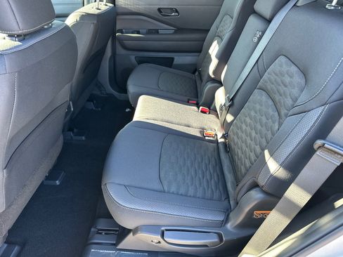 New 2025 Nissan Pathfinder SV w/ Black Appearance Package image 22